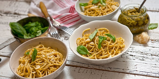 Spaghete cu pesto si rucola