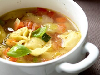 Supa de legume cu cappelletti