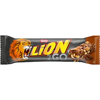 Lion | Baton 2 go cu arahide, stafide, bucati de ciocolata, orez expandat 33g