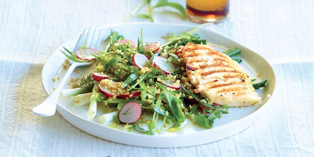 Salata cu bulgur si branza halloumi pe gratar