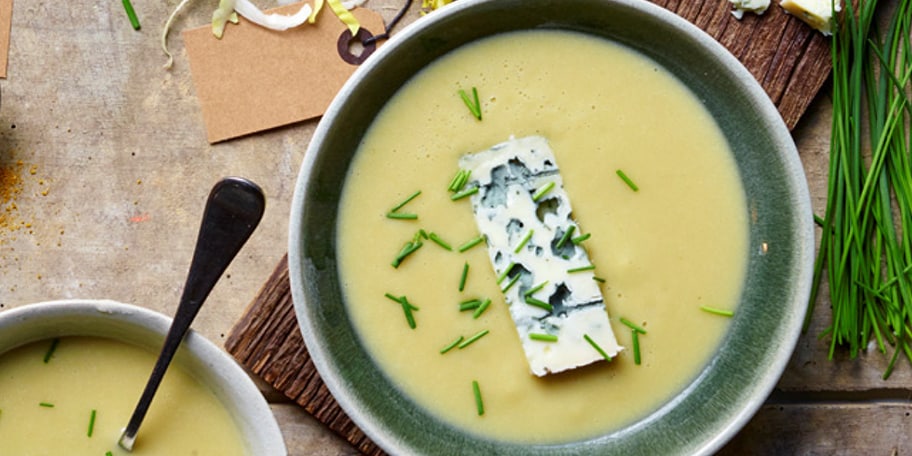 Supa crema de andive cu branza Roquefort