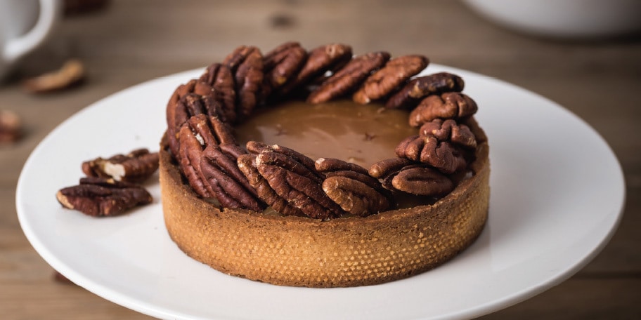 Tarta cu caramel sarat si nuci pecan