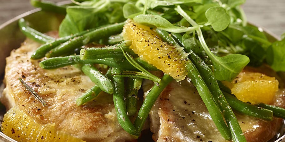 Cotlet de porc cu portocala si fasole verde
