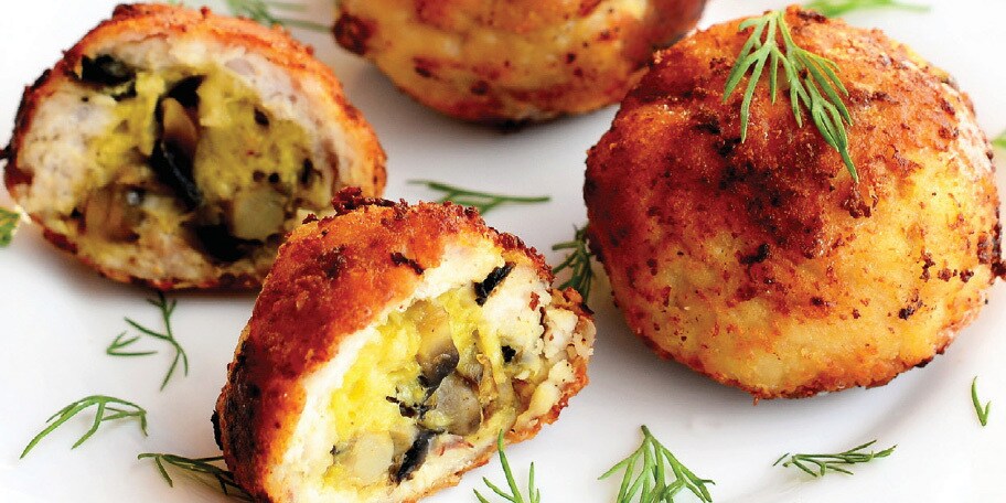 Chiftelute de pui umplute cu gouda si ciuperci