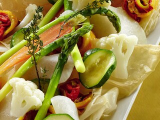 Aperitiv cu aluat crocant si legume