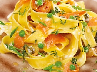  Pappardelle cu somon si mazare