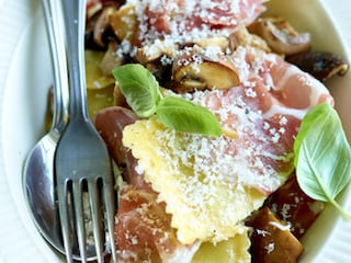 Ravioli cu ciuperci si sunca Coppa di Pama