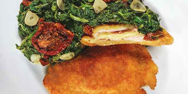 Cordon Bleu si spanac sote cu rosii uscate si usturoi