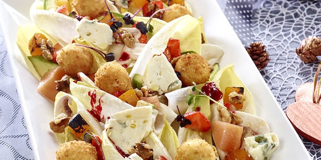 Salata festiva cu bulete de branza de capra