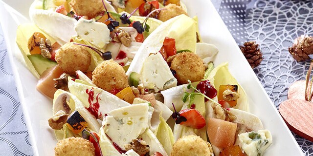 Salata festiva cu bulete de branza de capra