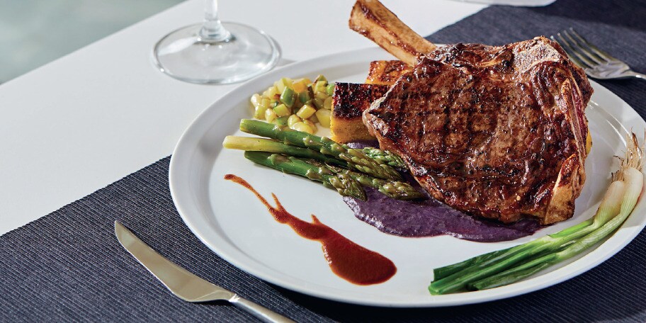 Antricot de vita cu piure de varza rosie