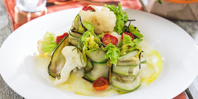Rulouri de legume cu carpaccio de gulie