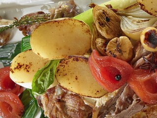 Platou festiv cu pulpe de miel