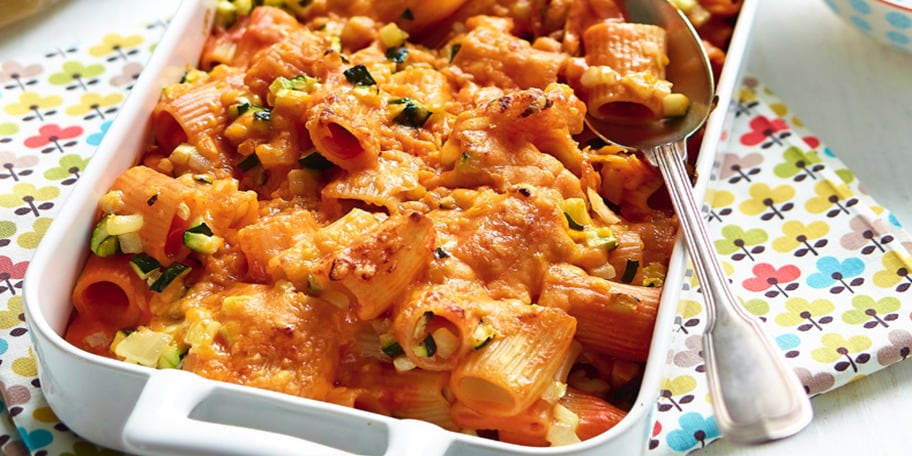 Gratin cu paste rigatoni, branza Mimolette si dovlecei