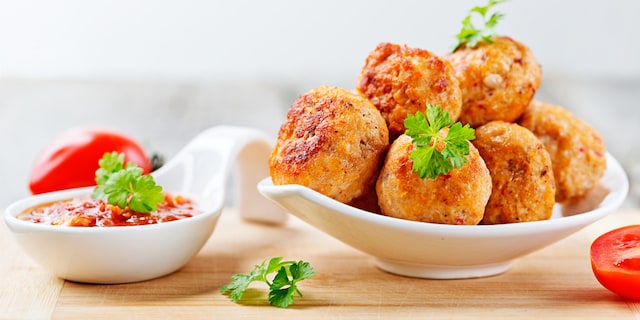 Chiftele cu cartofi si somon