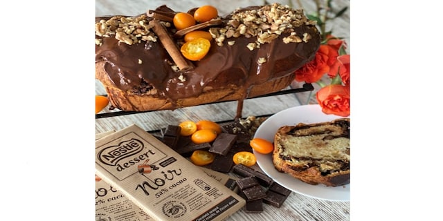 COZONAC CU NUCĂ, PORTOCALĂ ȘI CIOCOLATĂ NESTLE DESSET NOIR