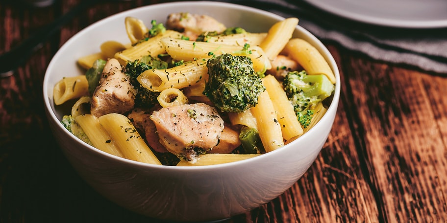 Paste cu somon și broccoli