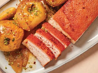 Piept picant de porc cu mere caramelizate