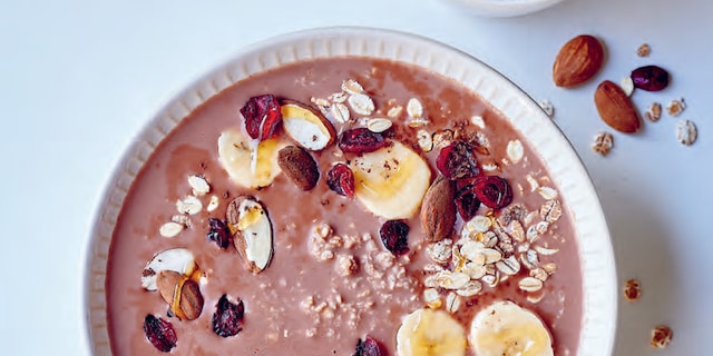 Terci de ovăz „peste noapte”, cu cacao și lapte de migdale